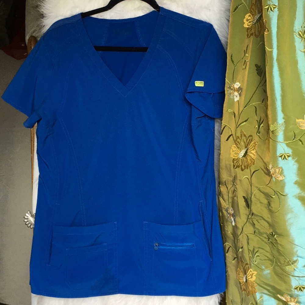 Med Couture sz Md. Blue scrub top